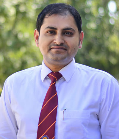 Dr Manish Gogna